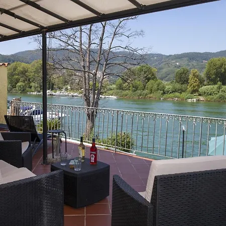 Casa Sul Fiume Ferienhaus Ameglia